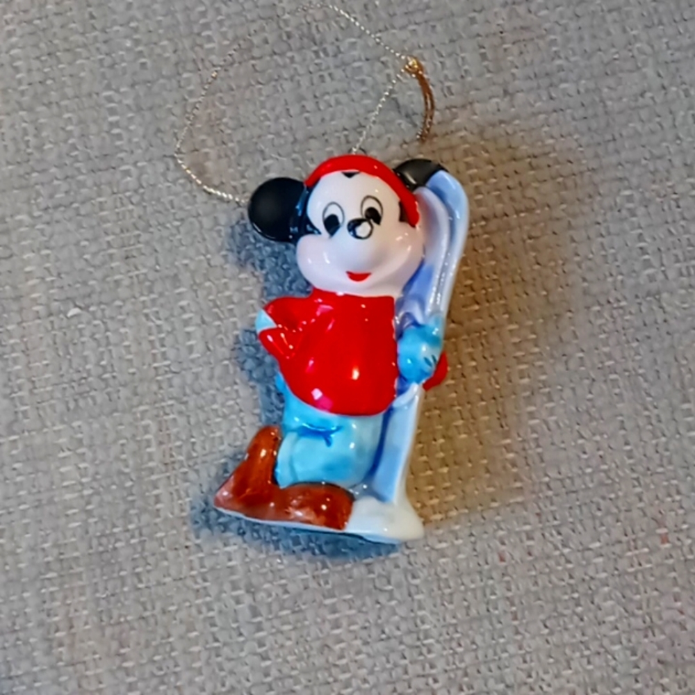 Mickey Mouse Hockey player